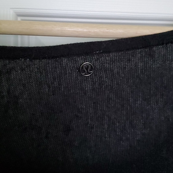 Asymmetrical sweater - Picture 2 of 2